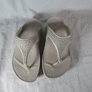 Crocs Women’s Gray Rhinestone Embellished Flip Flops Sandals Sz 8